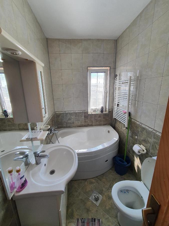 Zogu Apartments - City View Приштина Екстер'єр фото